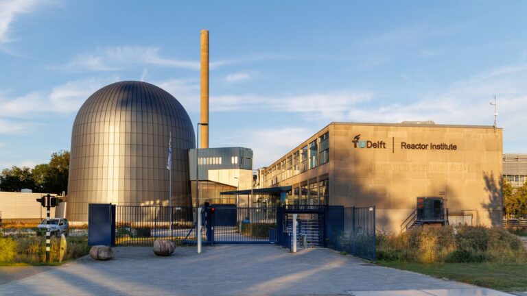 TU Delft Reactor Institute Building in Summer